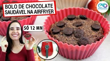 BOLO DE CHOCOLATE E AVEIA NA AIRFRYER! SÓ 12 MINUTOS, MAIS SAUDÁVEL E VEGANO!