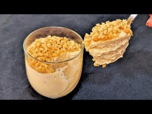 SÓ 2 MIN e 2 INGREDIENTES! Café da Manhã DELICIOSO, SEM AÇÚCAR, Fácil e Saudável - Rico em Proteínas