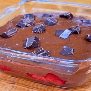 Só 3 MIN! Brownie Recheado SEM FARINHA, AÇÚCAR e LEITE - Rico em Fibras e Proteínas - Fácil e Rápido